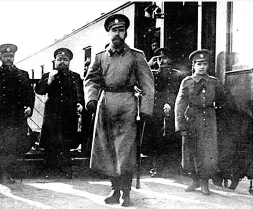 Николай II в Могилёве на станции