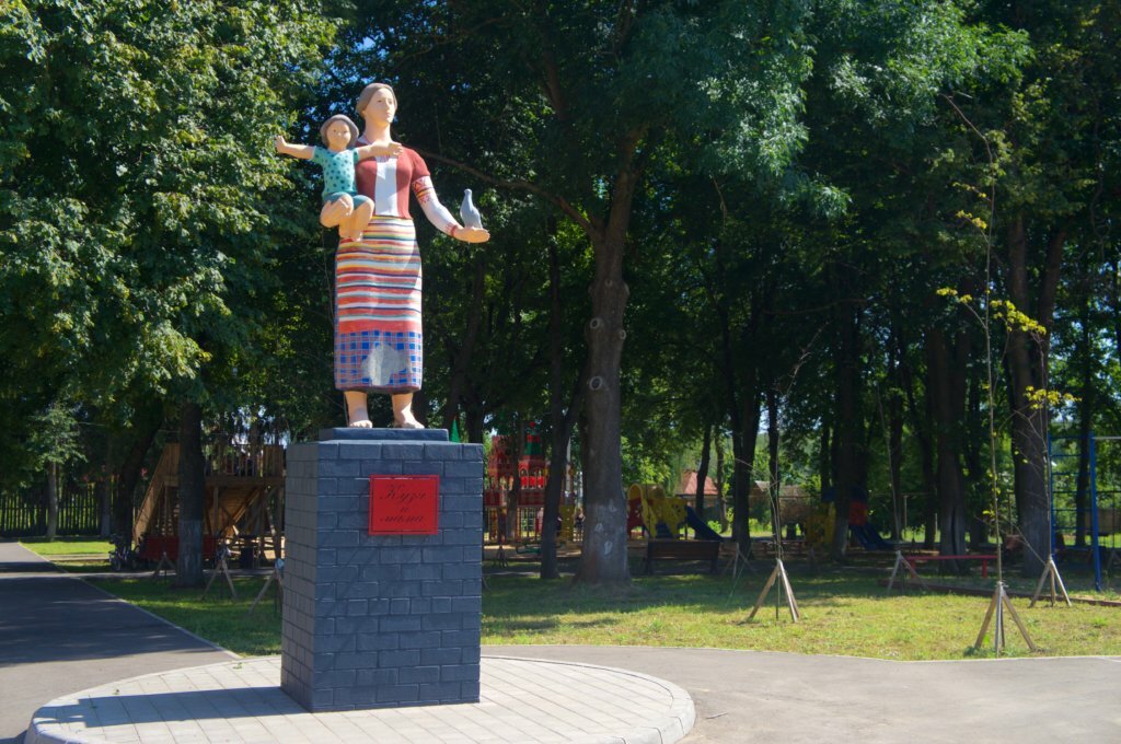 Памятник Кузькиной матери в Одоеве0