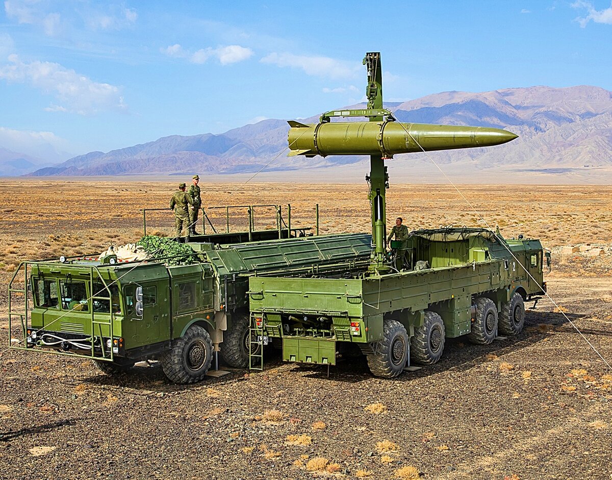 Установка ракеты на пусковую установку