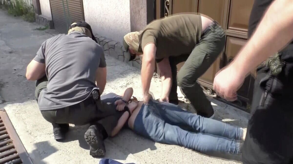    ФСБ России предотвратила теракт в Карачаево-Черкесской Республике. Кадр из видео© РИА Новости / ФСБ России