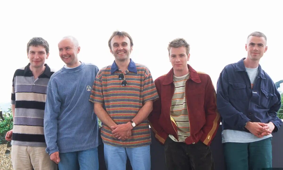 Эндрю Макдональд, Ирвин Уэлш, Дэнни Бойл, Юэн МакГрегор и Джон Ходж везут «На игле» на Каннский кинофестиваль в 1996 году. Фото: Стефан Кардинале/Sygma/Getty Image