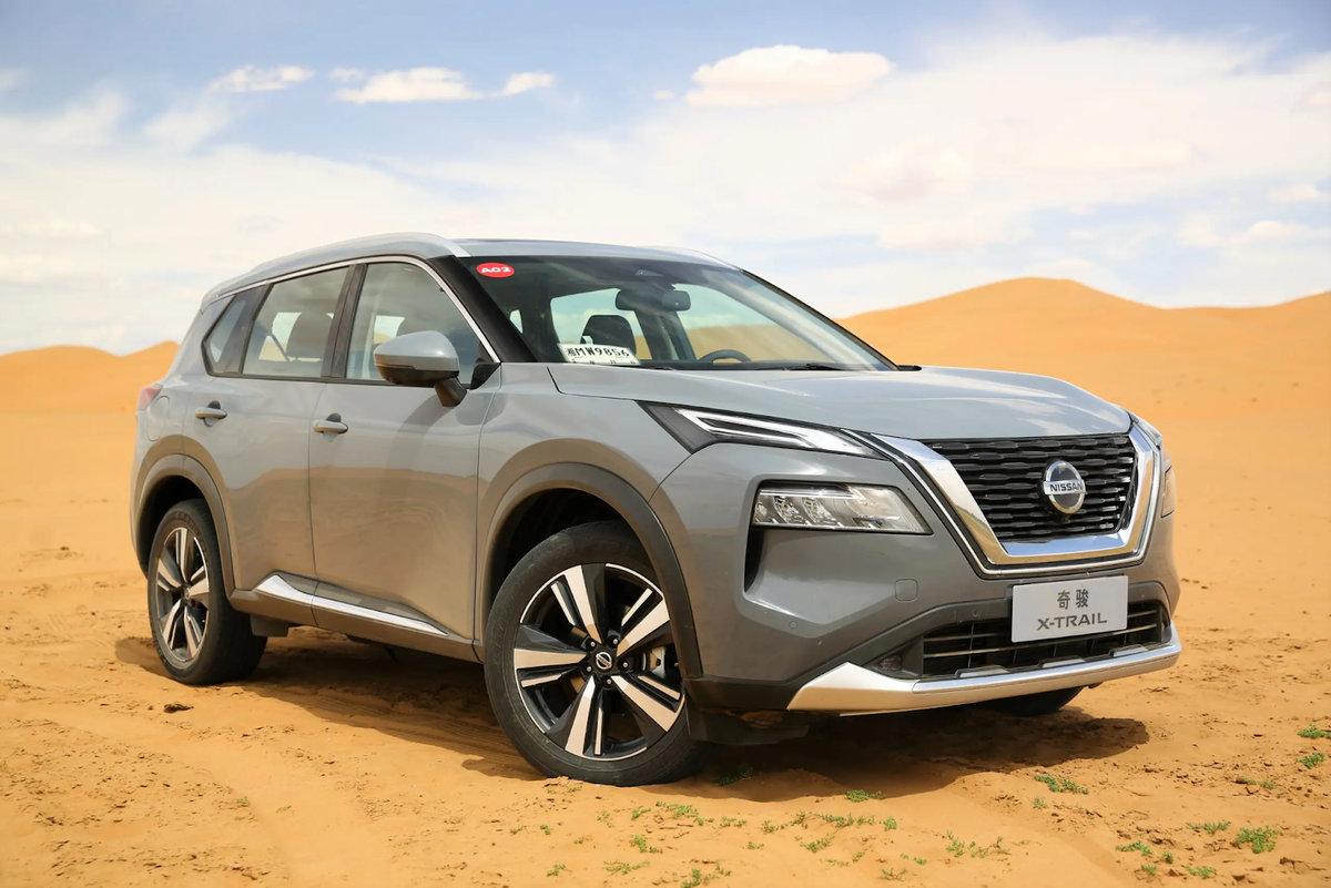 Существенные внешние различия в моделях Nissan X-Trail 4-й генерации для разных рынков отсутствуют 