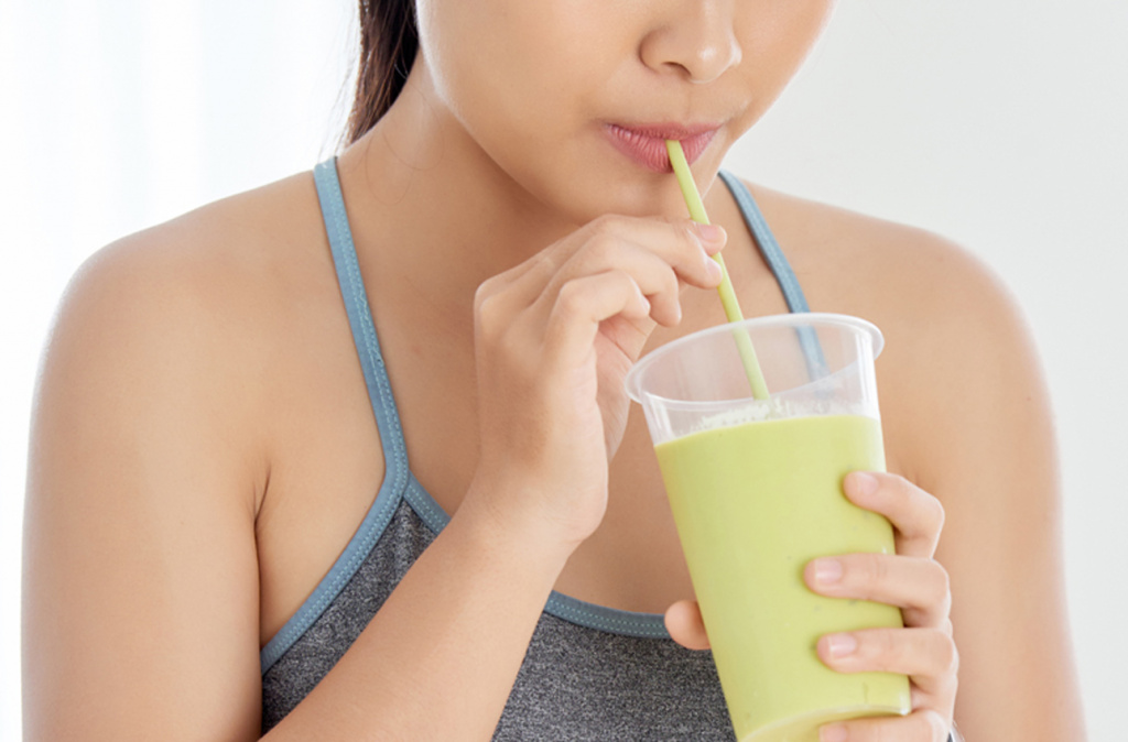 Внимание! Гейнер – это калорийный продукт, поэтому он противопоказан людям, которые борются с лишними килограммами. 