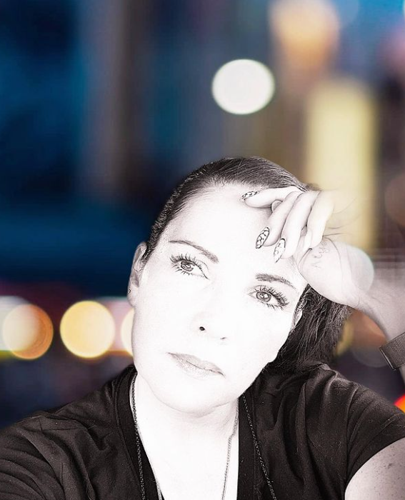 Для кого то жизнь = отобрать мужа у другой женщины, а для кого то жизнь- отдать все за то, чтобы сохранить тайну. А что для тебя на сегодня есть жизнь? Что ты вибираешь в пользу того, чтобы от тебя не отвернулись?