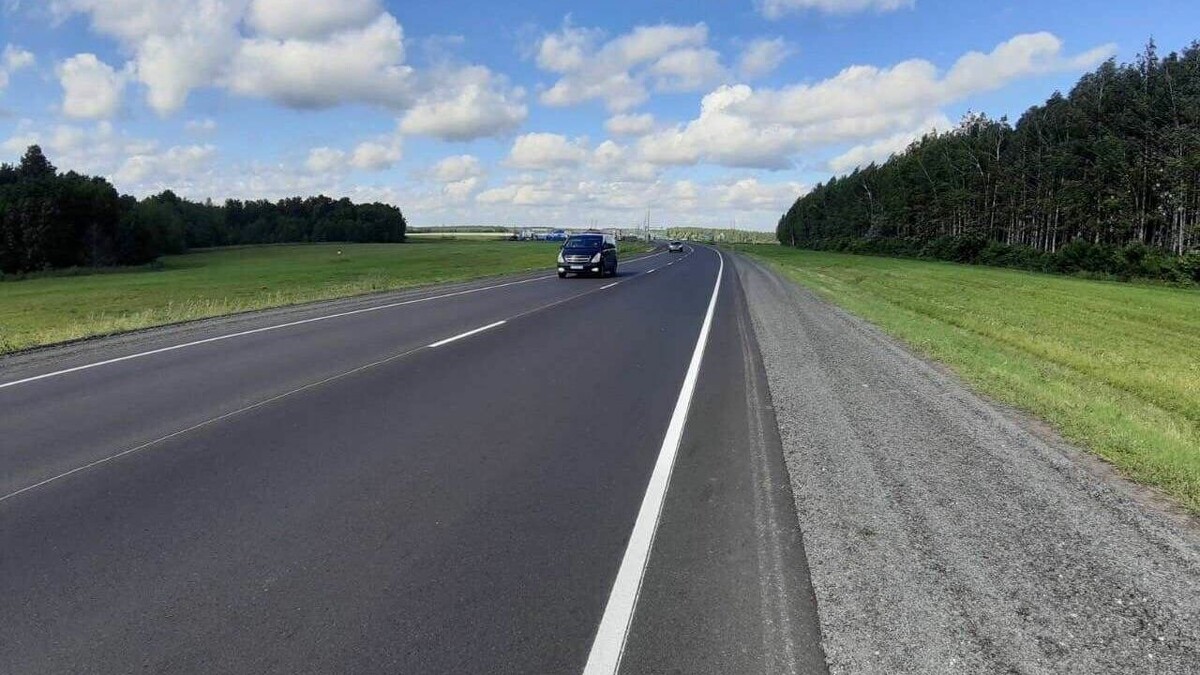     В Татарстане обновили участок дороги Казань-Буинск-Ульяновск. Его протяженность составила 20 километров — с 8 по 28 км трассы Р-241. Об этом сообщила пресс-служба ФКУ «Волго-Вятскуправтодор».