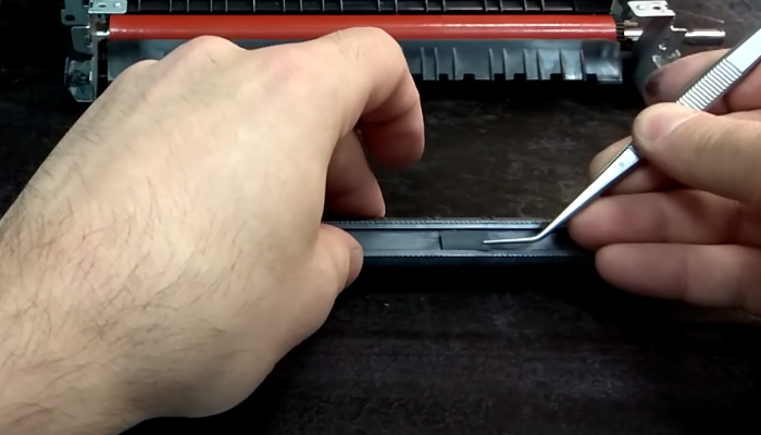 Фото 21. Устанавливаем термоэлемент в термоблок