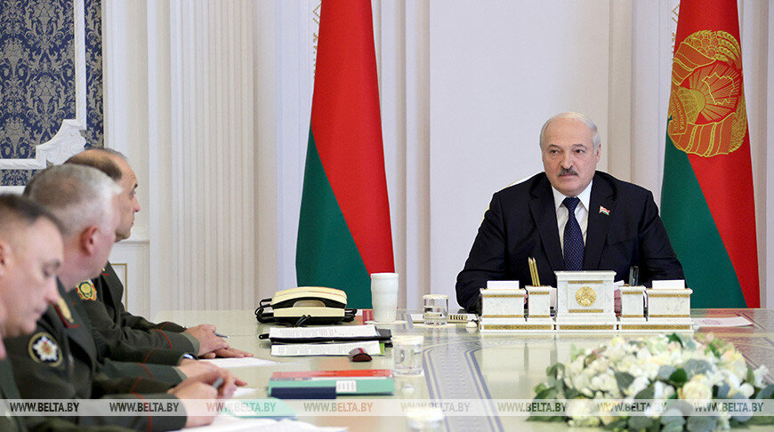    Во время совещания