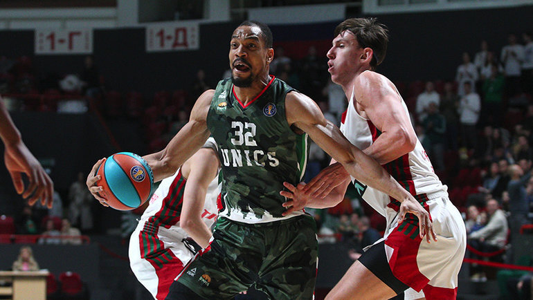    Форвард УНИКСа Винс Хантер.БК УНИКС