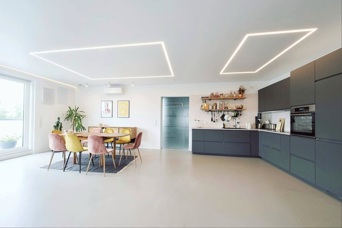 Какой свет сделать на натяжном потолке на кухне?! 