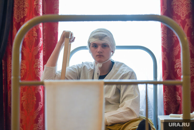    Раненому обязательно нужно иметь с собой сим-карту и документы