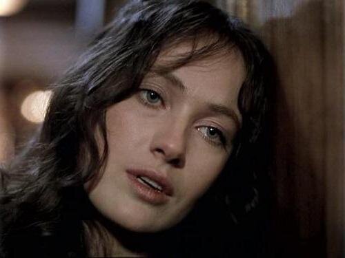 Паратов уже определился. Но Ларисе решил ничего не говорить до последнего 