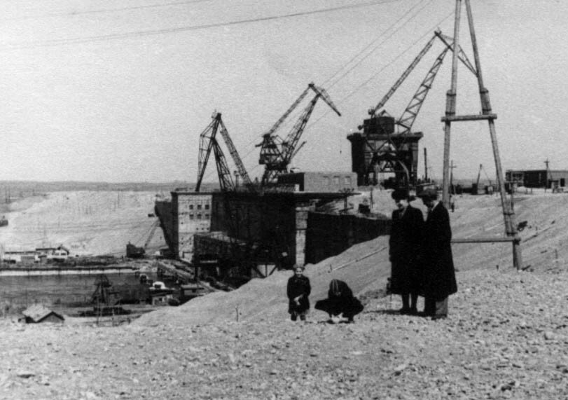 Иркутская гэс строительство. Ангара до постройки Иркутской ГЭС. Иркутская ГЭС СССР. Иркутск ГЭС строительство. Иркутск-ГЭС-1950.