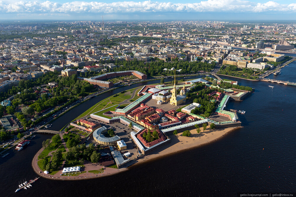 Г п санкт петербург. Заячий остров Петропавловская крепость. Петропавловская крепость с высоты птичьего полета. Петропавловская крепость в Санкт-Петербурге с высоты. Санкт-Петербург с птичьего полета.