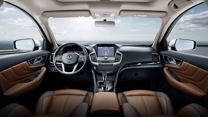 Салон Dongfeng AX7 (Максимальная комплектация)