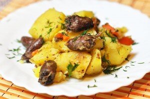 Куриные сердечки с картофельными дольками - простой и вкусный рецепт с пошаговыми фото