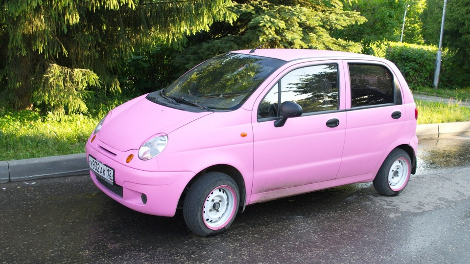 Pink Daewoo Matiz