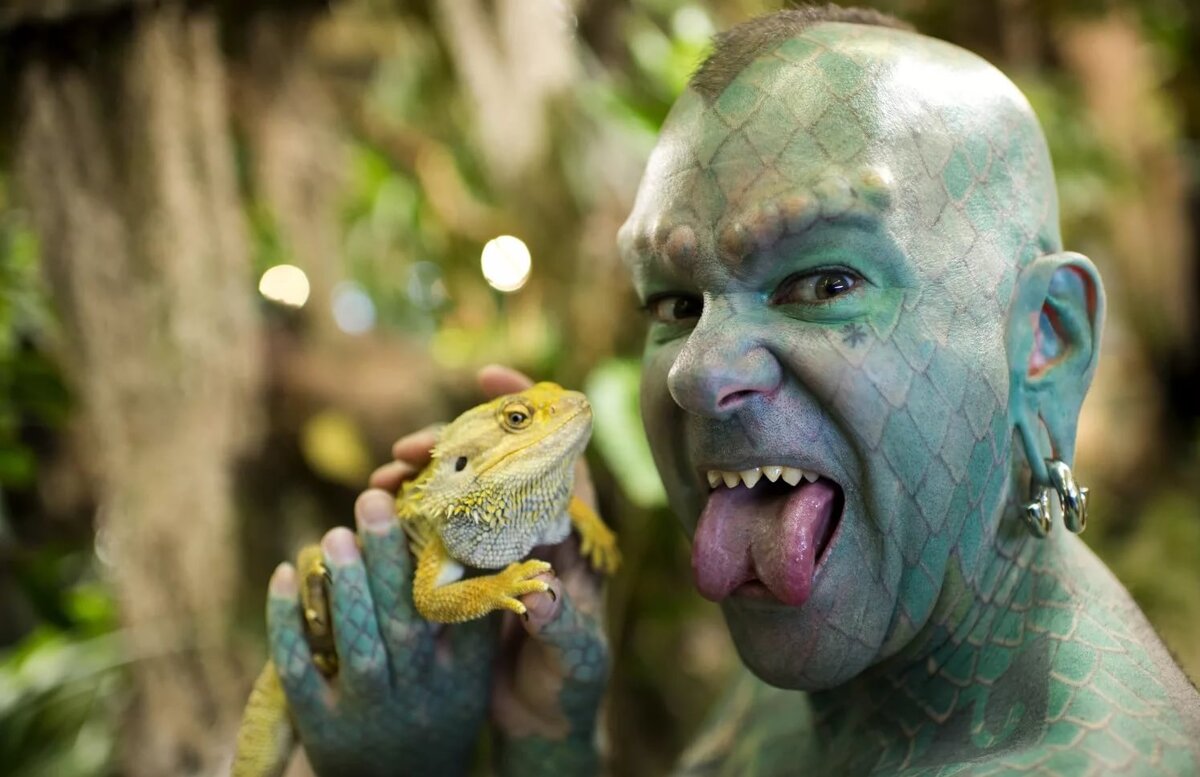 некрасивые планеты. гора эвбея на ио (спутник юпитера). гора ионическая на ио (спутник юпитера). некрасивые планеты. существа из космоса.