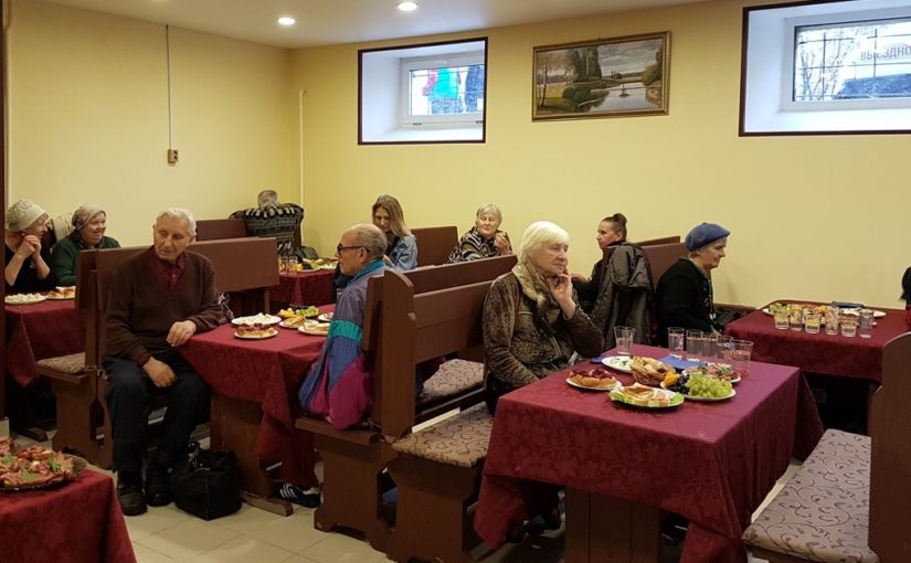 Бесплатные обеды для пенсионеров. ДоброДомик в Петербурге
