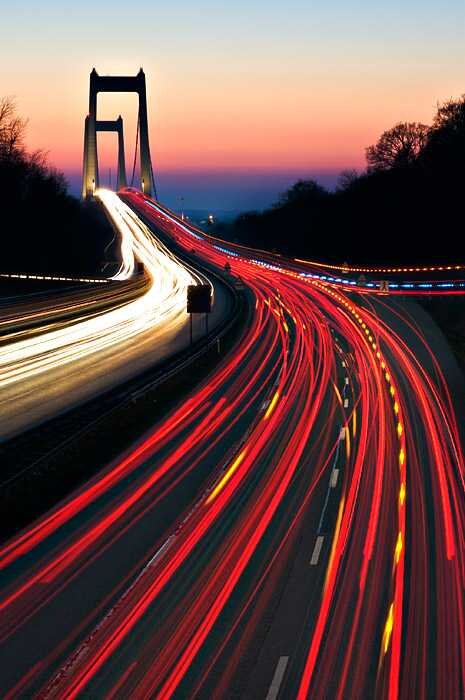 Вы знали о том, что уже размещенный на сайте контент может привлекать в 2 раза больше пользователей, чем он это делает в эту минуту? Многие владельцы сайтов и даже крупные компании допускают серьезную ошибку – вместо того, чтобы пересмотреть имеющийся контент, они тратят время, деньги и силы на создание нового. Вы можете избежать этого, если проанализируете статьи и посты на сайте, и оптимизируете их так, как следует.