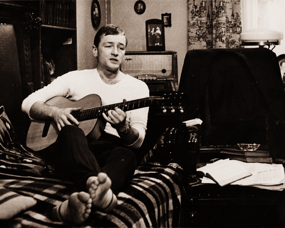 Михаил Ножкин в фильме "Ошибка резидента" 1968г. (источник фото: kinoistoria.ru)