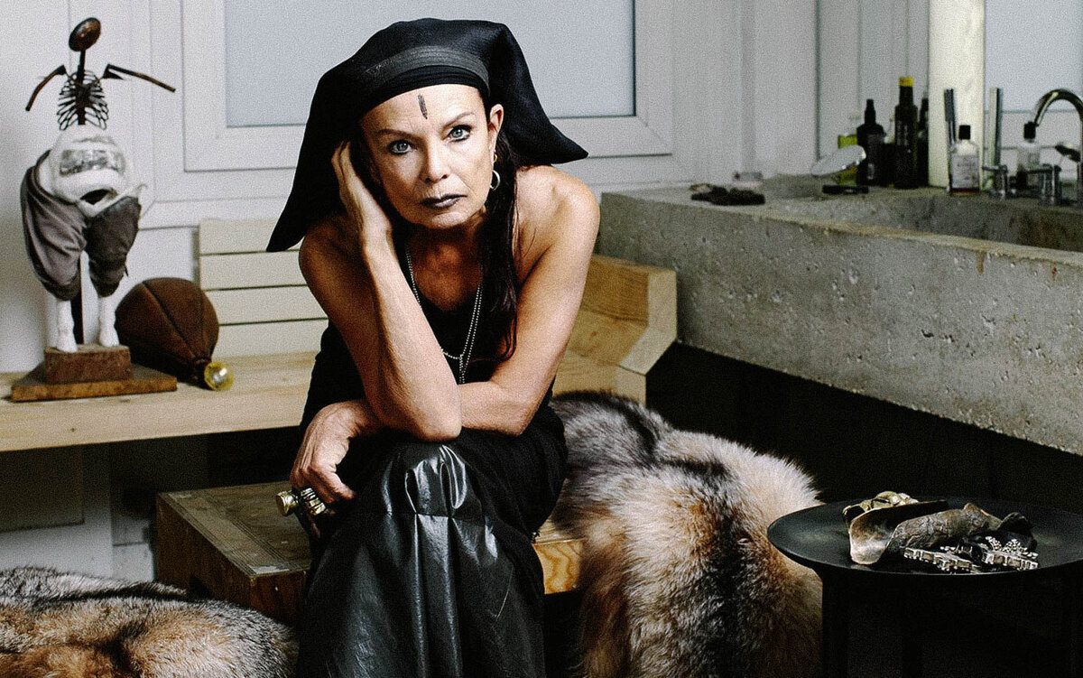 Мишель Лами известна во всём мире как жена культового авангардного дизайнера Рика Оуэнса.