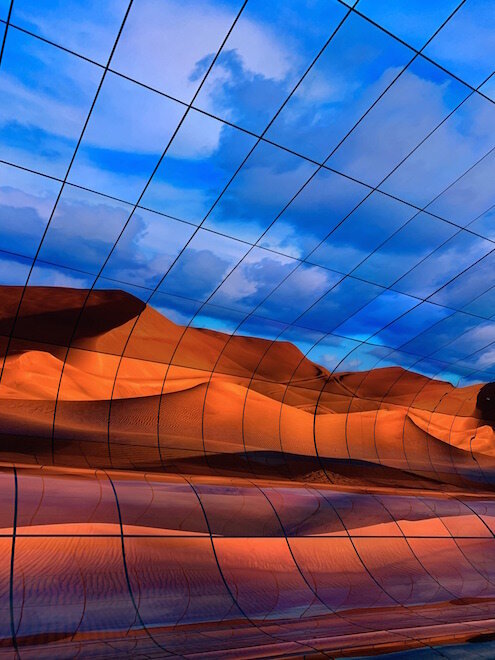 Стена из изогнутых экранов на стенде LGФото Данилы Мельникова 