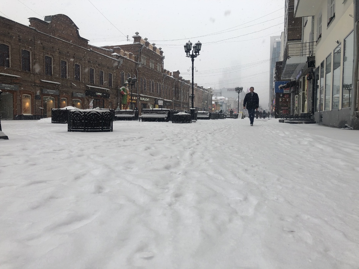 Улица Вайнера 14 марта 2019 года в 18:00 — после семи часов снегопада. Фото: ЕТВ