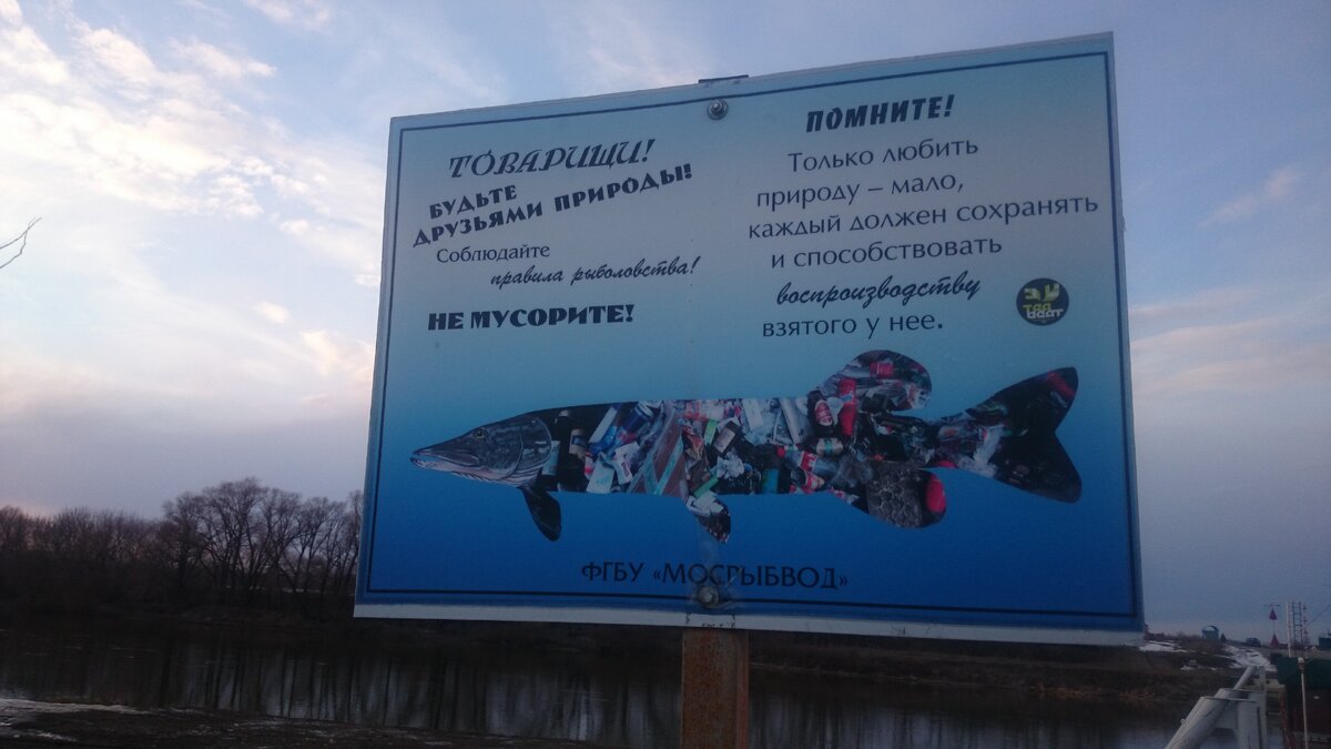 Вроде бы банальный плакат, но по-своему очень трогательный.