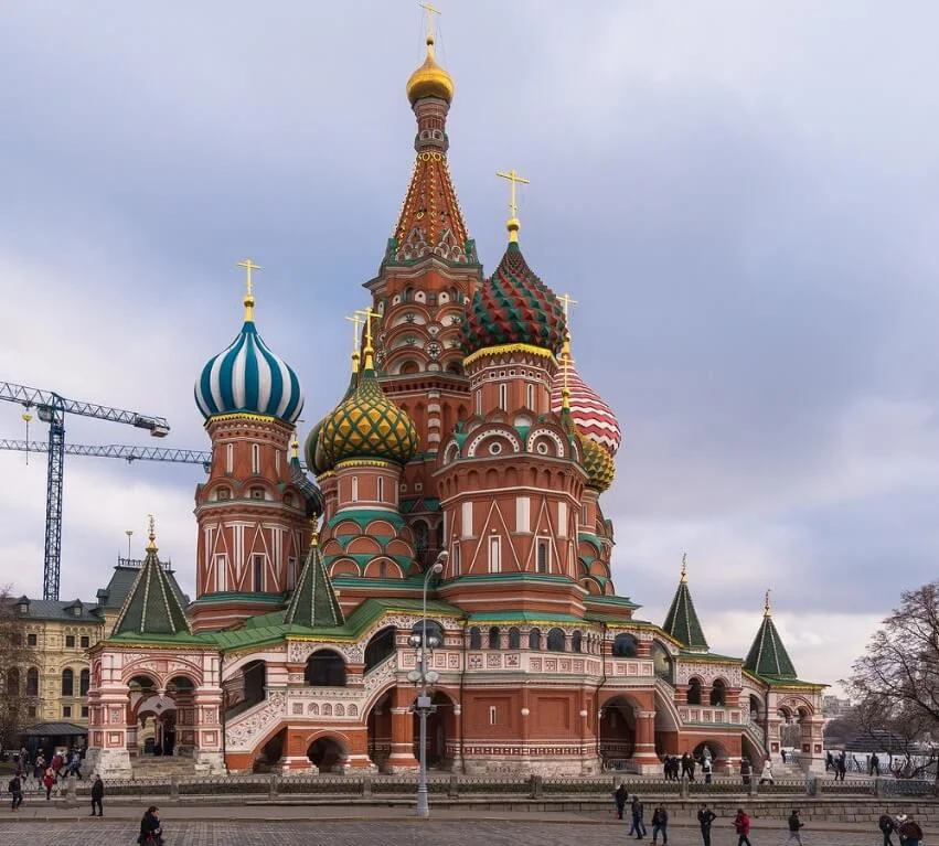 Храм блаженного 8. Храм Покрова в Москве на красной площади. Церковь Василия Блаженного архитектура. Собор Васильева Блаженного. Храм Василия Блаженного 1991.