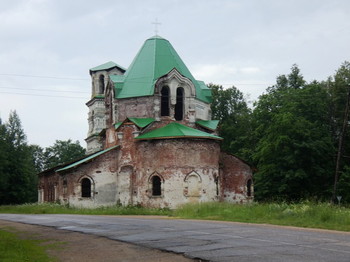 Крестьяне разобрали барский дом, чтобы построить храм | Васильки и дальняя  дорога... | Дзен