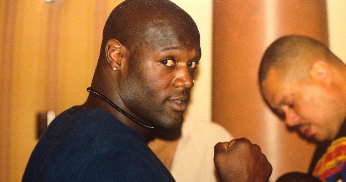 На тренировке.