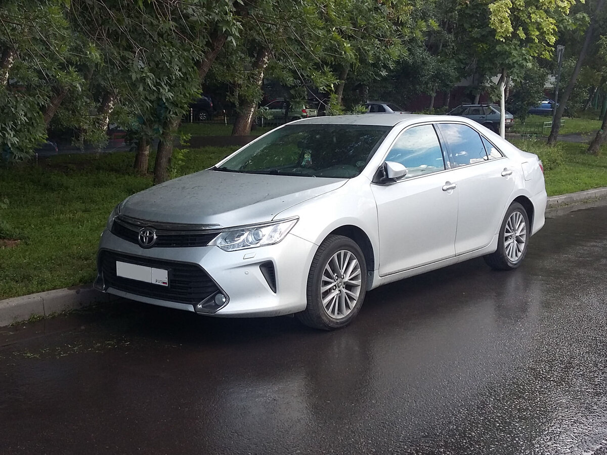 Toyota Camry (2016)