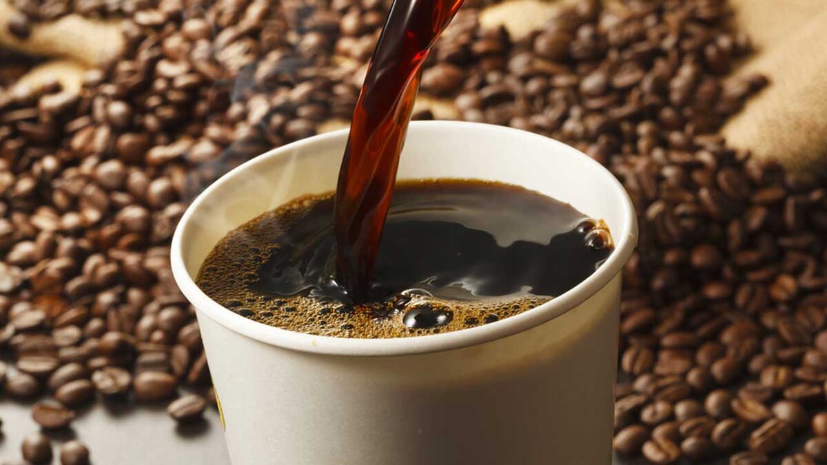 Кофеин фото. Кофеин. Кофе (напиток). Чёрный кофе напиток. Злоупотребление кофе.