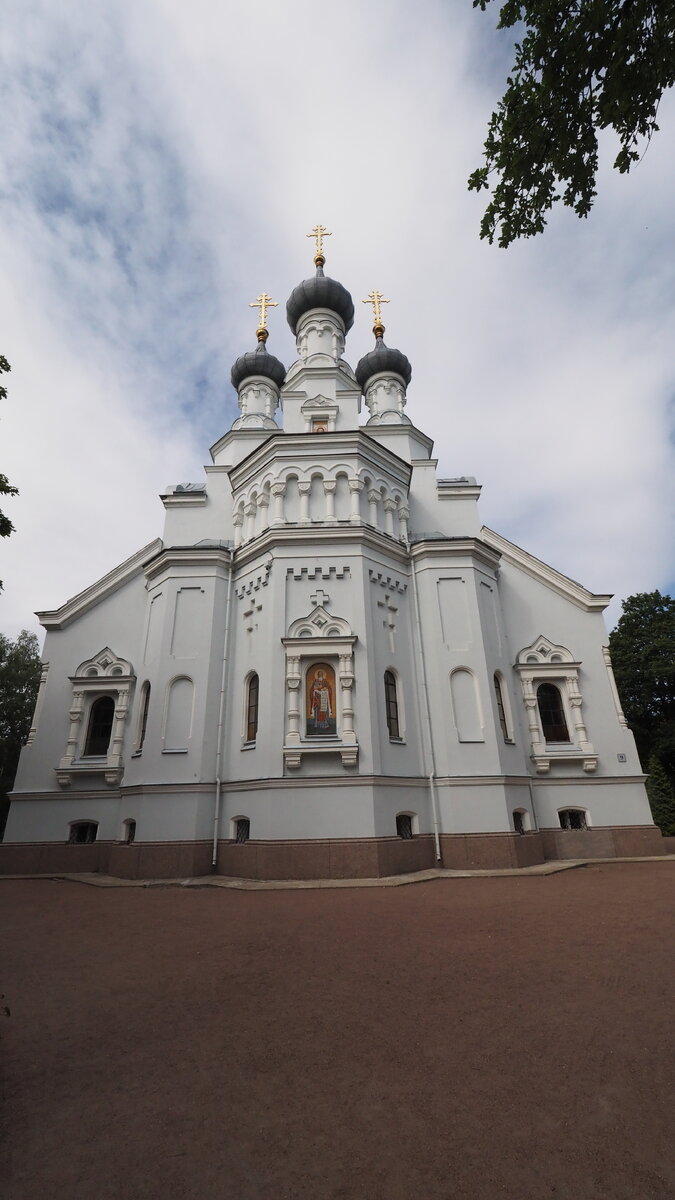 Владимирский собор. Одна из старейших церквей города, первые упоминания о ней относятся к 1728 году.