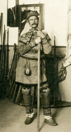 В. К. Арсеньев в костюме охотника-ороча. 1910.