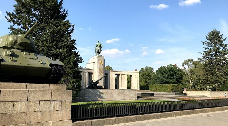 Мемориал павшим советским воинам