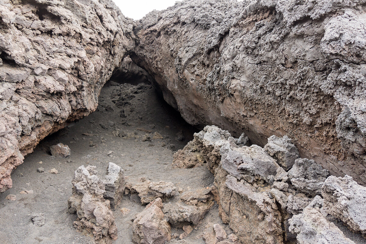 Этна, лавовый тоннель