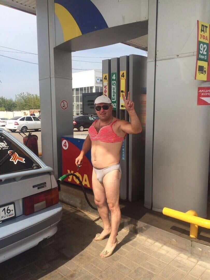 В ход шли даже каблуки 