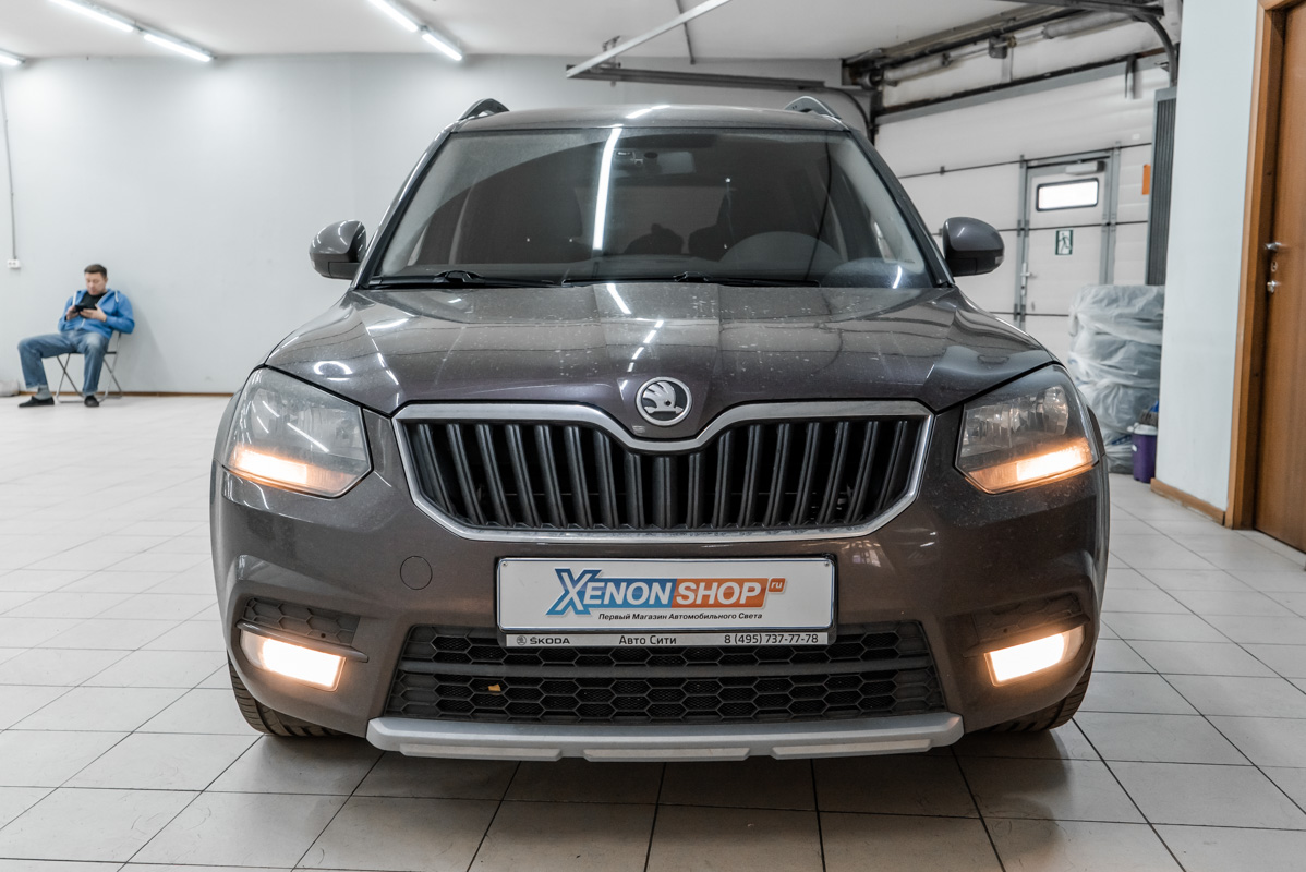 Шкода йети ходовые. Skoda Yeti фары 2015. Лампа ДХО Шкода Йети 2014. ПТФ Шкода Йети. Skoda Yetti лампа ходовые огни.