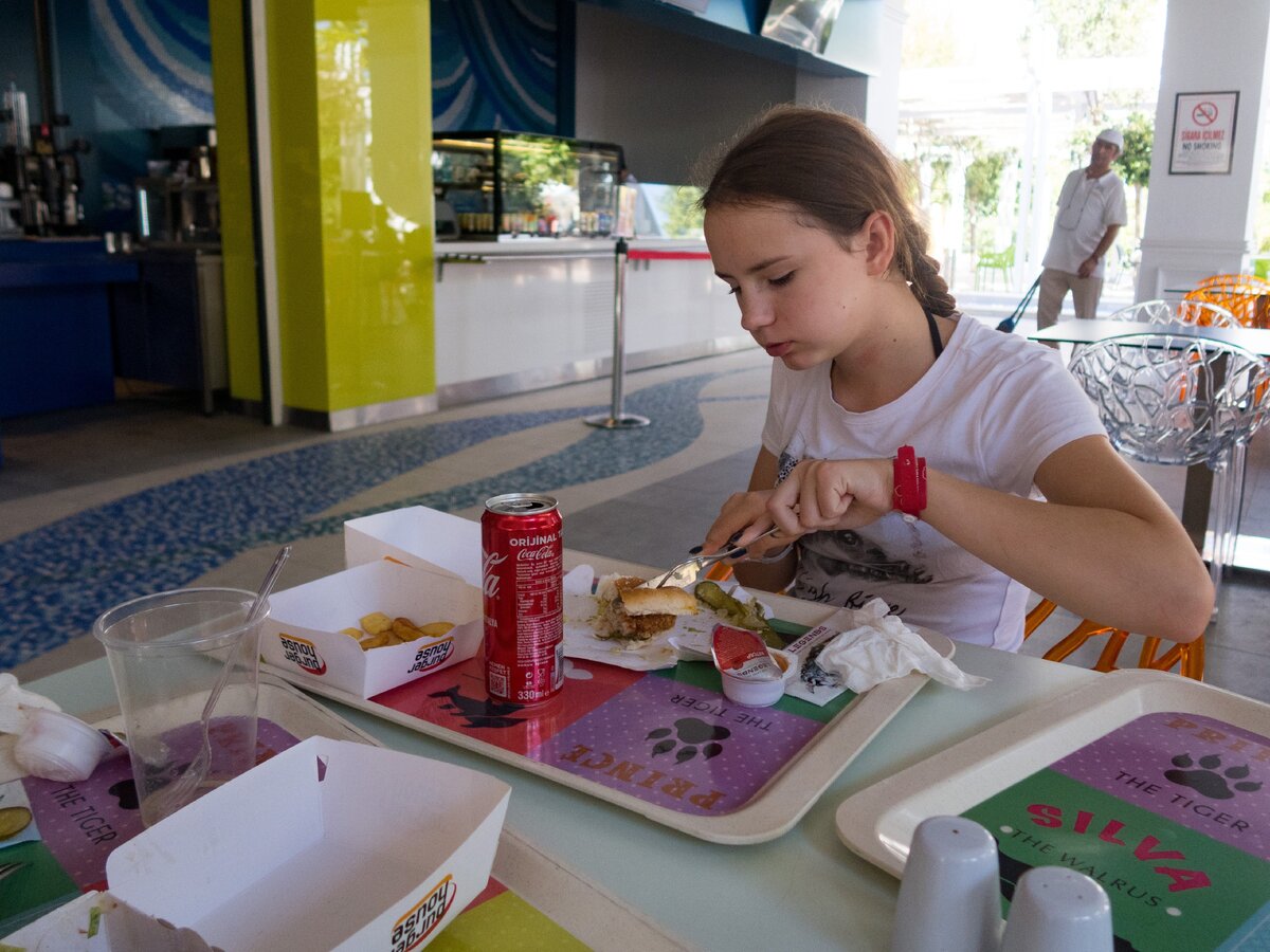 Сколько стоит пообедать в тематическом парке 