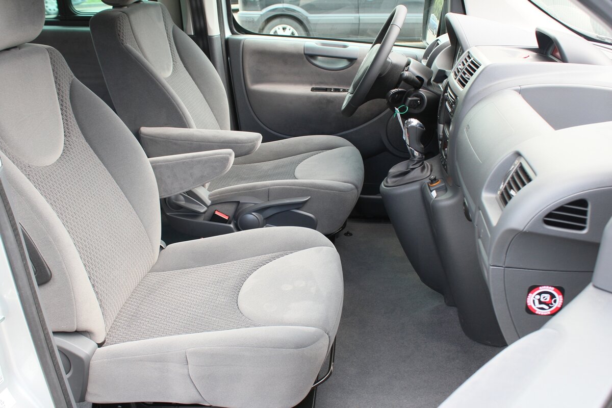 Сиденья с тканевой обивкой