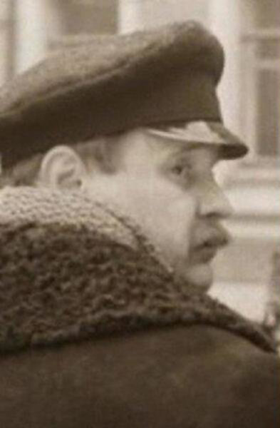 – Не читайте до обеда советских газет! – Все отнять и поделить! – Котов душили, душили… – Разруха не в клозетах, а в головах! – Абырвалг. – Человеку без документов строго воспрещается существовать.-20