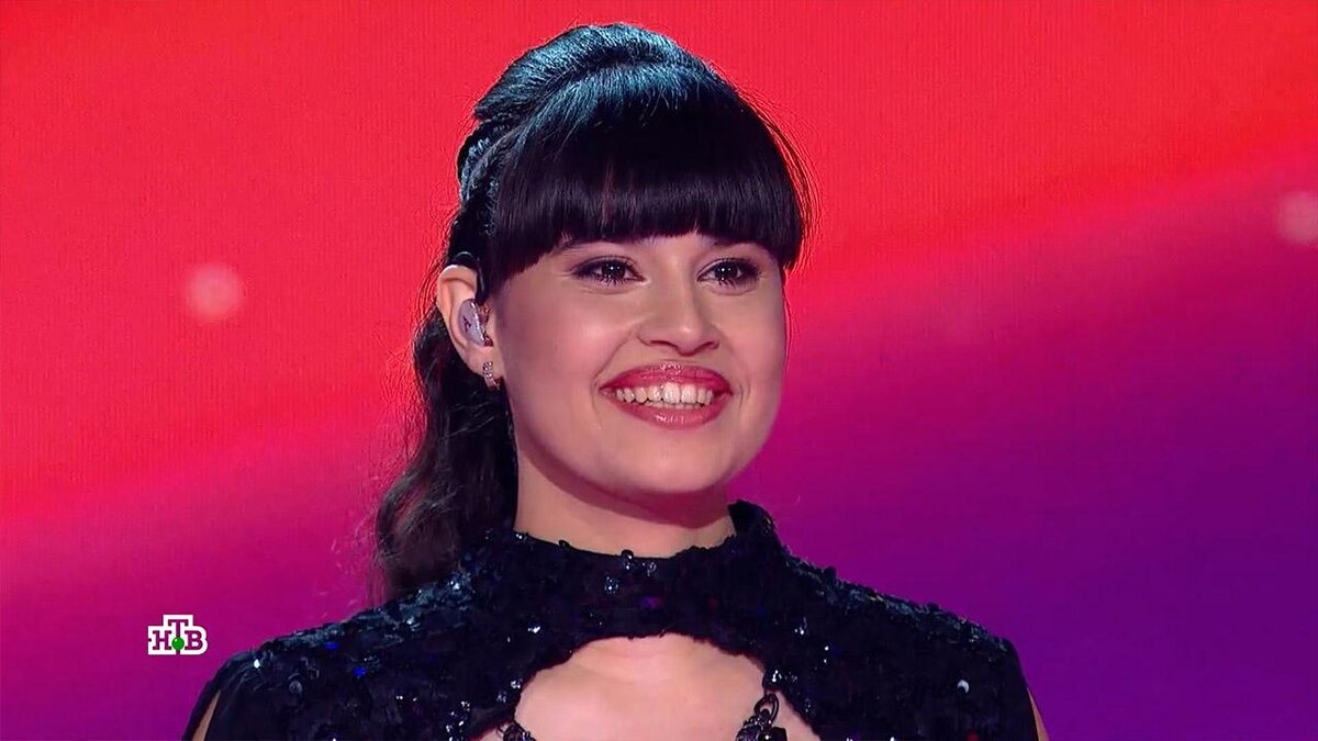 Диана - самая юная участница проекта "Шоумаскгоон". Ей 18. Как же она расцвела! Красавица!