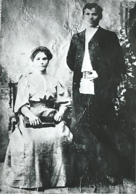 Василий Чапаев с женой Пелагеей Метлиной, с.Балаково, 1909 г.