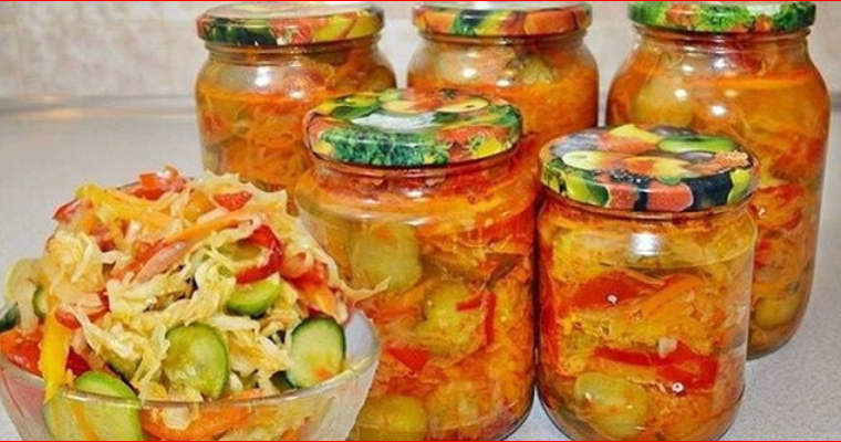 Овощной салатик на зиму 😋 Пальчики оближешь. Открыли баночку и готовый салат на стол