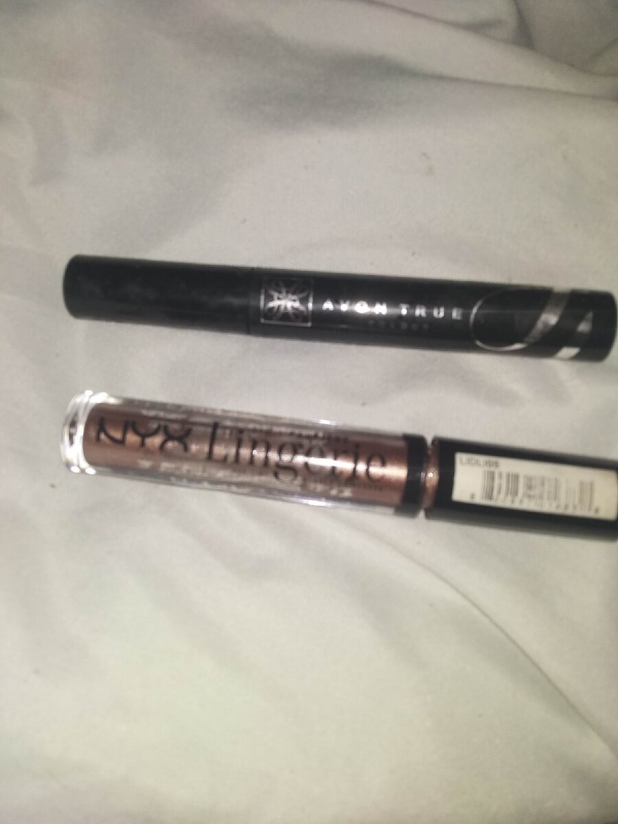 Тушь и жидкие тени