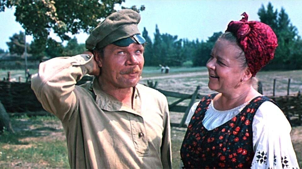 Продолжим потихоньку вспоминать наши старые любимые фильмы. И сегодня я предлагаю вам вспомнить и обсудить любимую многими музыкальную комедию "Свадьба в Малиновке".-2