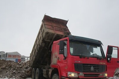    Сброс более грунта в Ленинском районе ©пресс-служба Госадмтехнадзора МО Фото