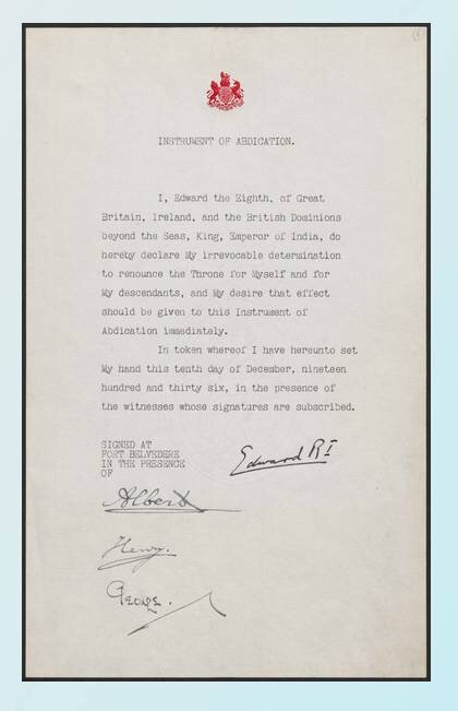Акт об отречении Эдуарда VIII, подписанный им и его тремя братьями -  герцогом Альбертом Йоркским (Георг VI), герцогом Генри Глостерским и герцогом Георгом Кентским  