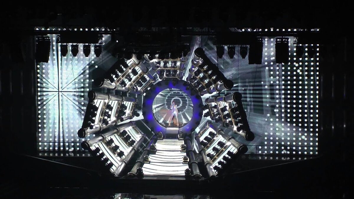 Вступительная часть конуерта в Москве, 1 ноября 2013 года (изображение использовано в качестве иллюстрации, источник - Яндекс.Картинки)